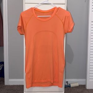 Lululemon swiftly tech short sleeves size 8